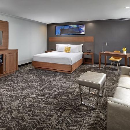 Studio Inn & Suites At Promenade Дауни Экстерьер фото